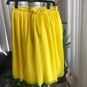 NWOT .💛BEAUTIFUL Mesh skirt for girls 💛size 10